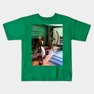 Knitting - Large Spinning Wheel Kids T-Shirt